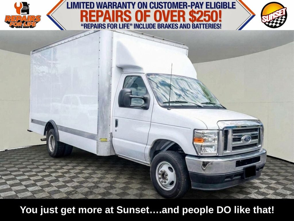 2024 Ford E-450 SD
